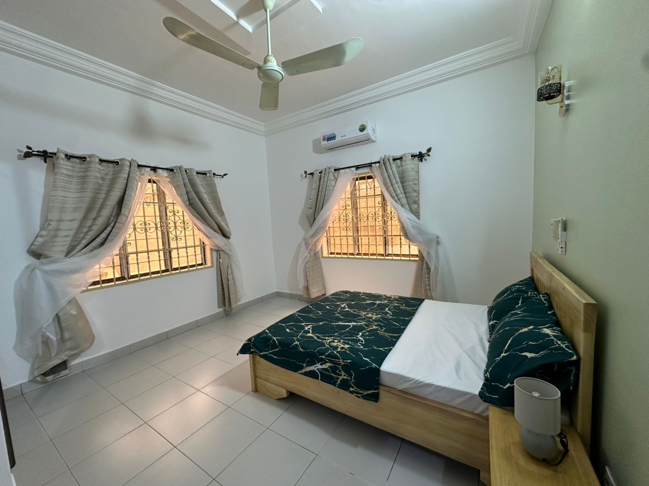 Villa meublée à louer avec Jardin à Fidjrossè Plage