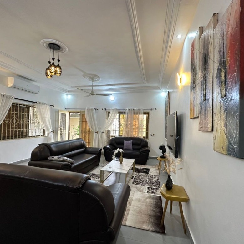 Villa meublée à louer avec Jardin à Fidjrossè Plage