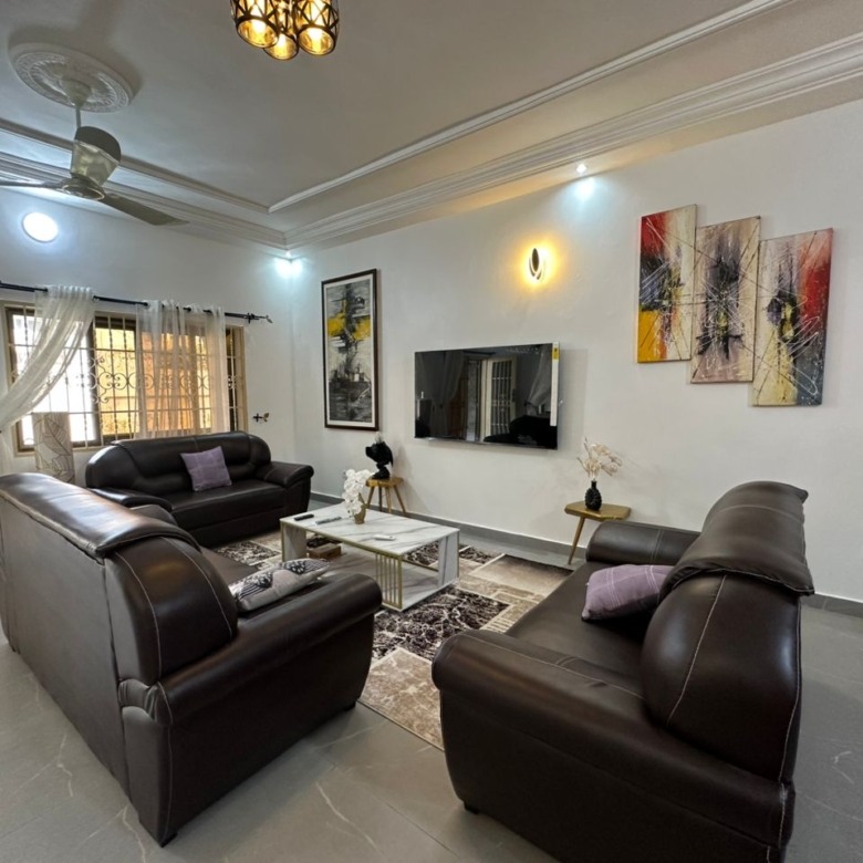 Villa meublée à louer avec Jardin à Fidjrossè Plage