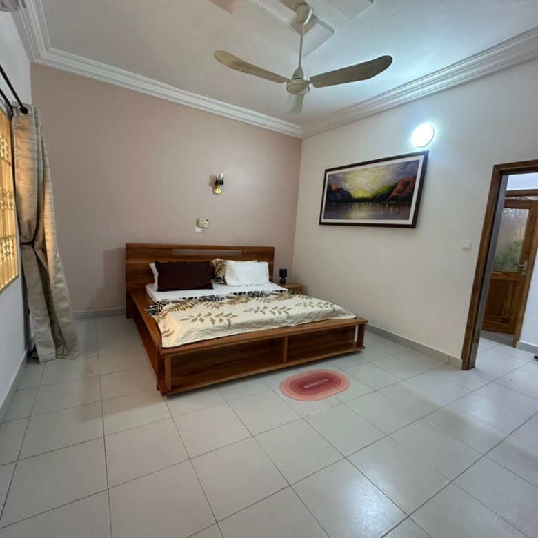 Villa meublée à louer avec Jardin à Fidjrossè Plage