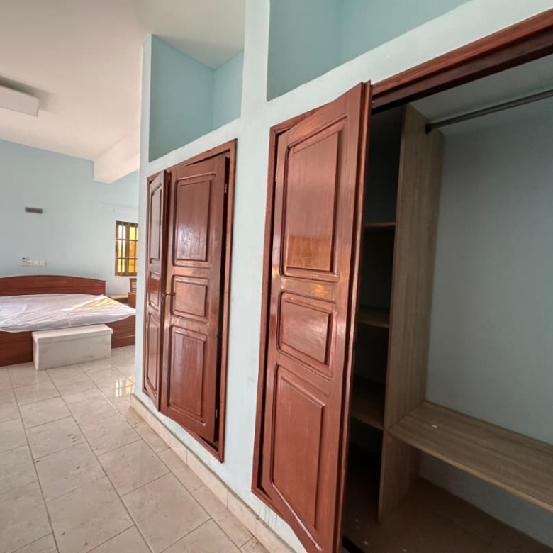 Villa meublée à louer avec piscine à Cotonou Fidjrossè Plage