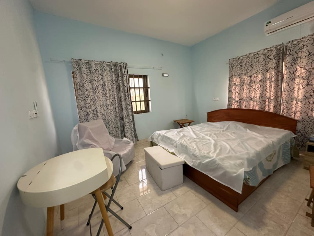 Villa meublée à louer avec piscine à Cotonou Fidjrossè Plage