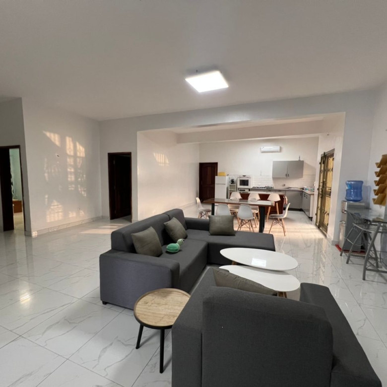 VILLA A LOUER A COTONOU FIDJROSSÈ