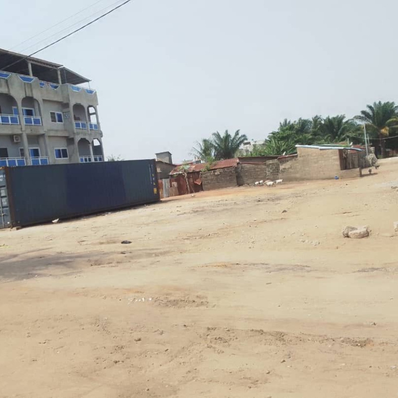 Parcelle à vendre à Cotonou Fidjrossè Centre (6)
