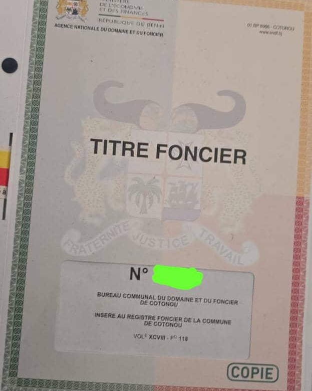 Parcelle clôturée à vendre à Cotonou Fidjrossè Plage