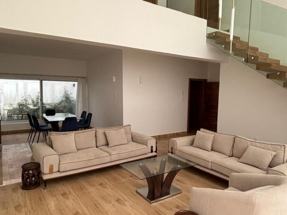 Villa Duplex meublée à Fidjrossè-Akogbato