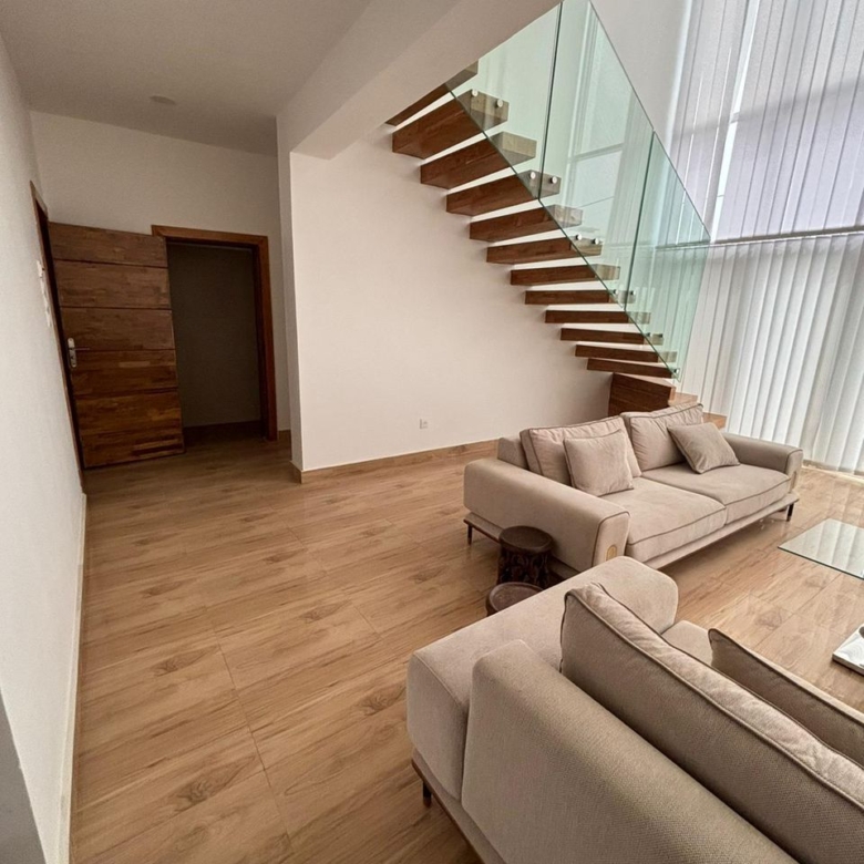 Villa Duplex meublée à Fidjrossè-Akogbato