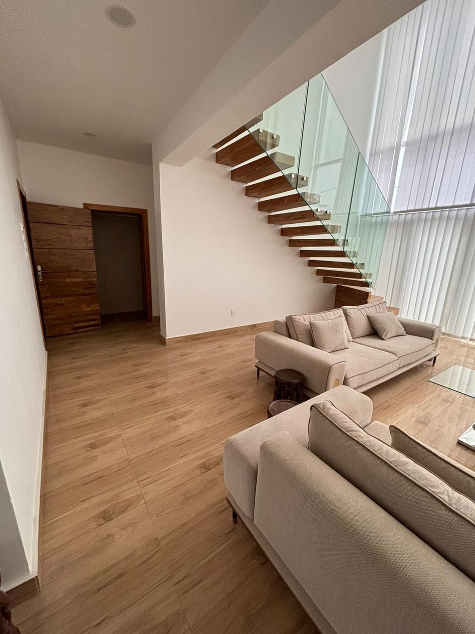 Villa Duplex meublée à Fidjrossè-Akogbato