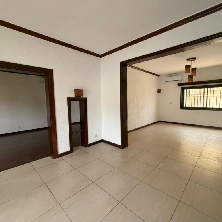 Villa avec piscine à louer à Cotonou Erevan Aéroport