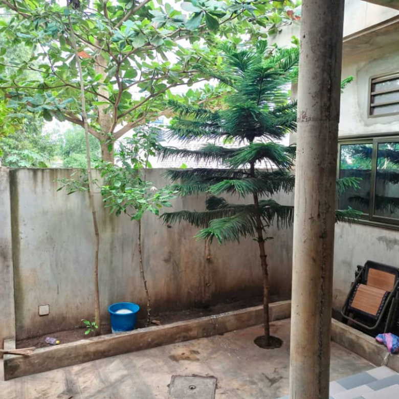 Villa dallée à vendre à Abomey-Calavi Tokan