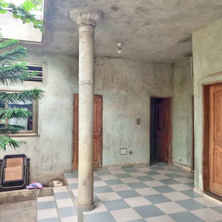 Villa dallée à vendre à Abomey-Calavi Tokan