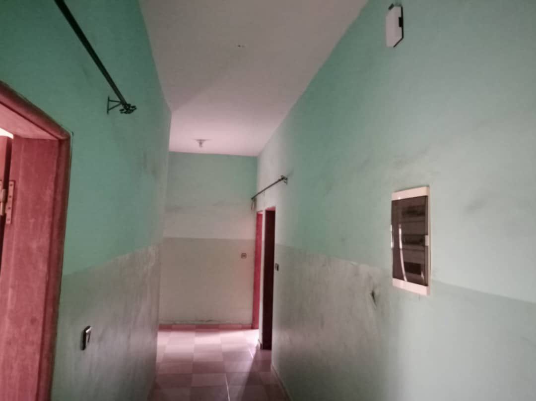 Villa dallée à vendre à Abomey-Calavi Tokan