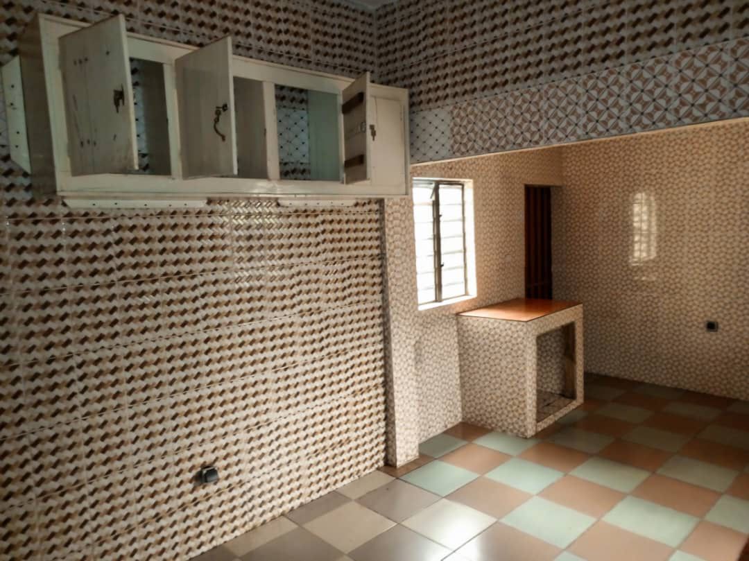 Villa dallée à vendre à Abomey-Calavi Tokan