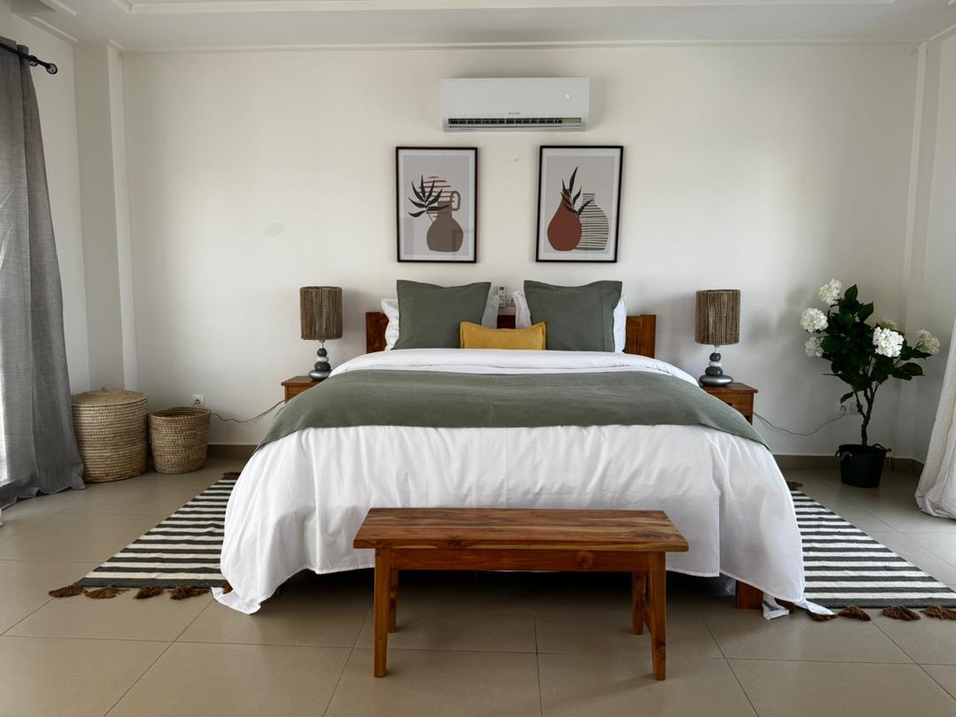 Villa meublée avec piscine à louer à Cotonou Quartier Jack