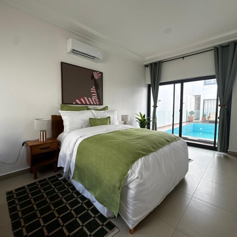 Villa meublée avec piscine à louer à Cotonou Quartier Jack