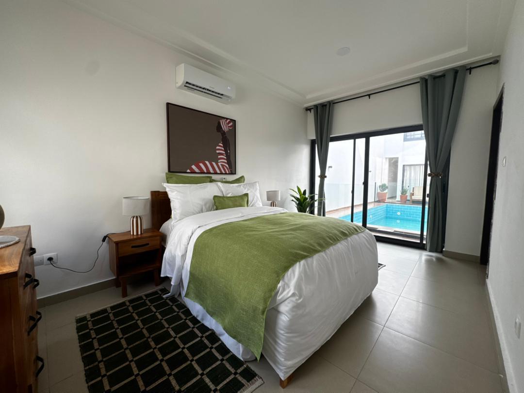 Villa meublée avec piscine à louer à Cotonou Quartier Jack