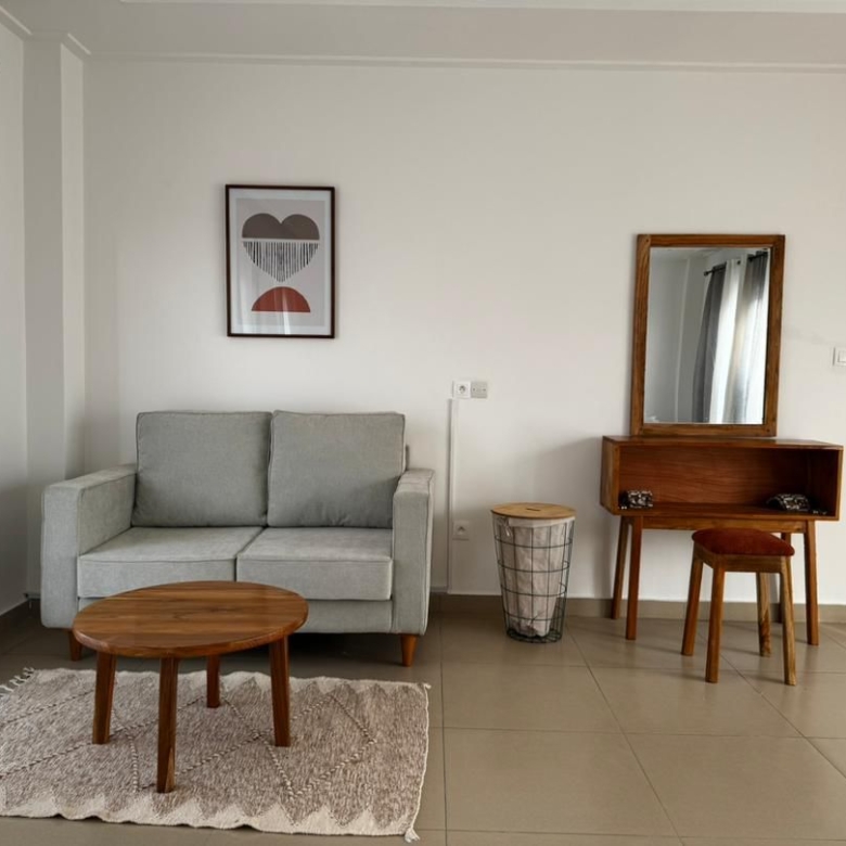 Villa meublée avec piscine à louer à Cotonou Quartier Jack