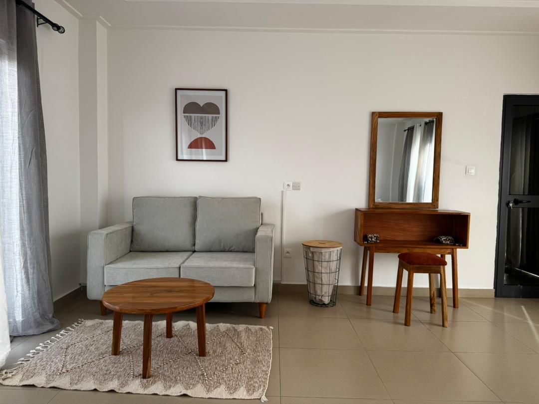 Villa meublée avec piscine à louer à Cotonou Quartier Jack