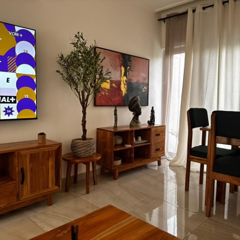 Villa meublée avec piscine à louer à Cotonou Quartier Jack