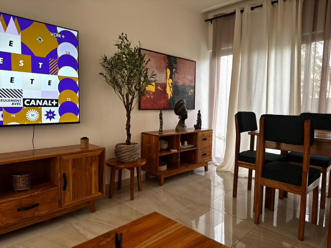 Villa meublée avec piscine à louer à Cotonou Quartier Jack