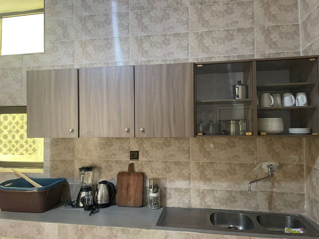 Appartement meublé avec balcon personnel à louer à Cotonou Fidjrossè Plage