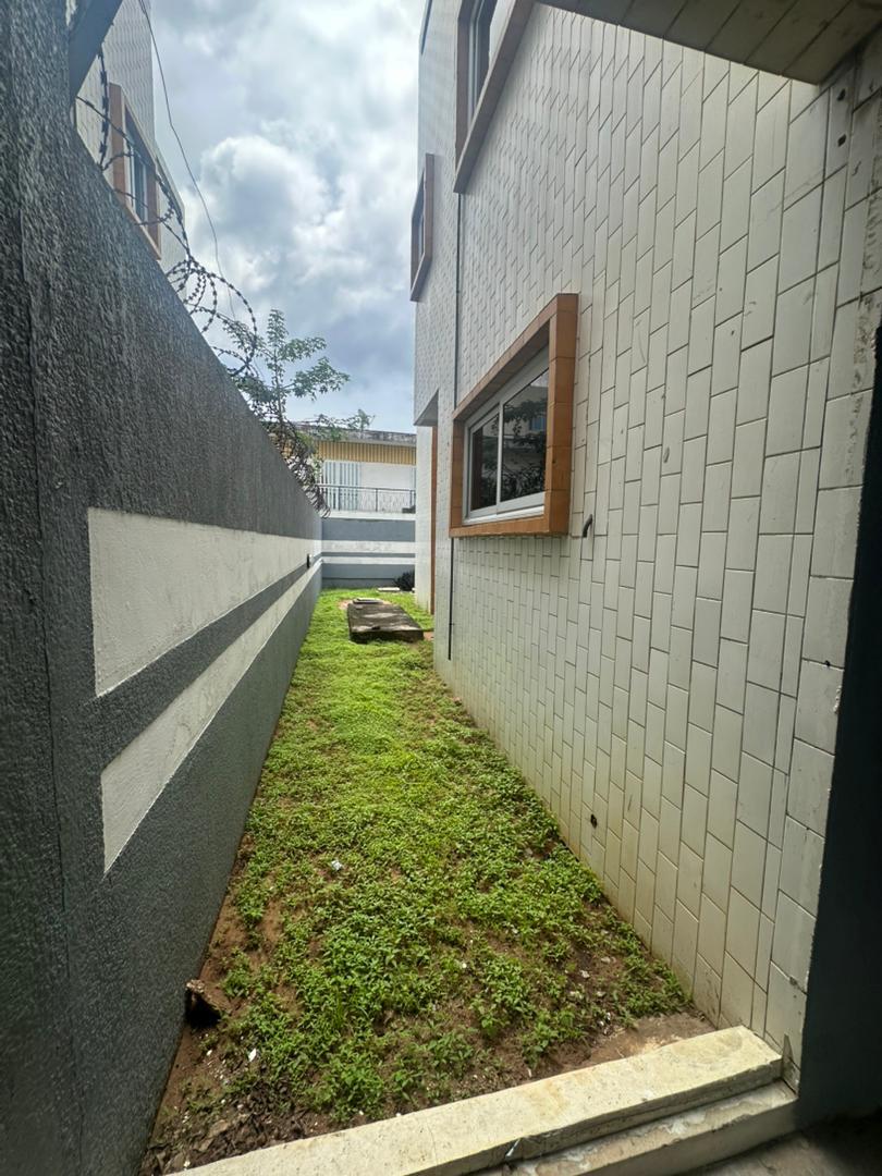 Deux Villas Duplex à vendre à Cotonou Camp Guézo