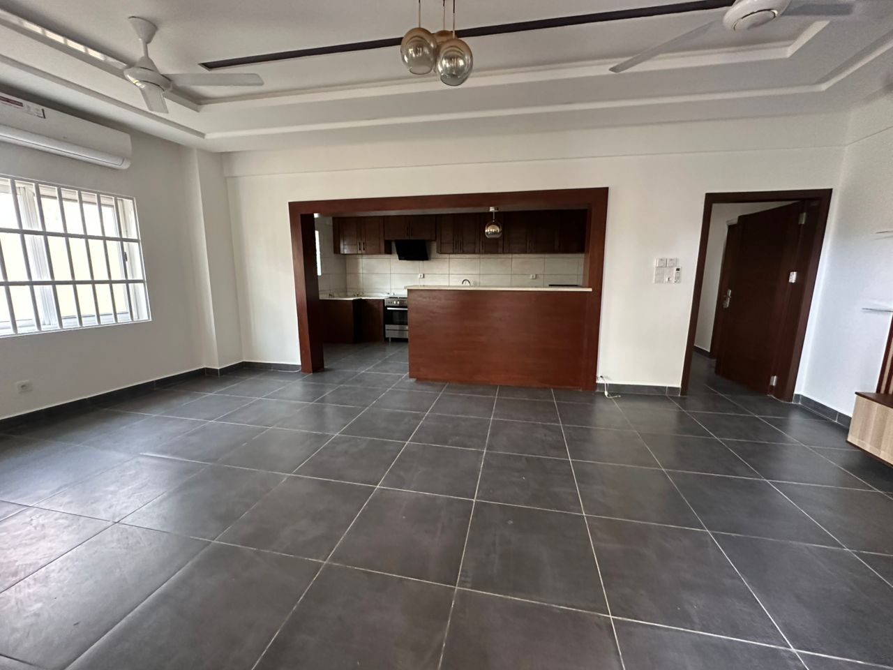 Entrée Personnelle à louer à Cotonou Fidjrossè Plage (19)