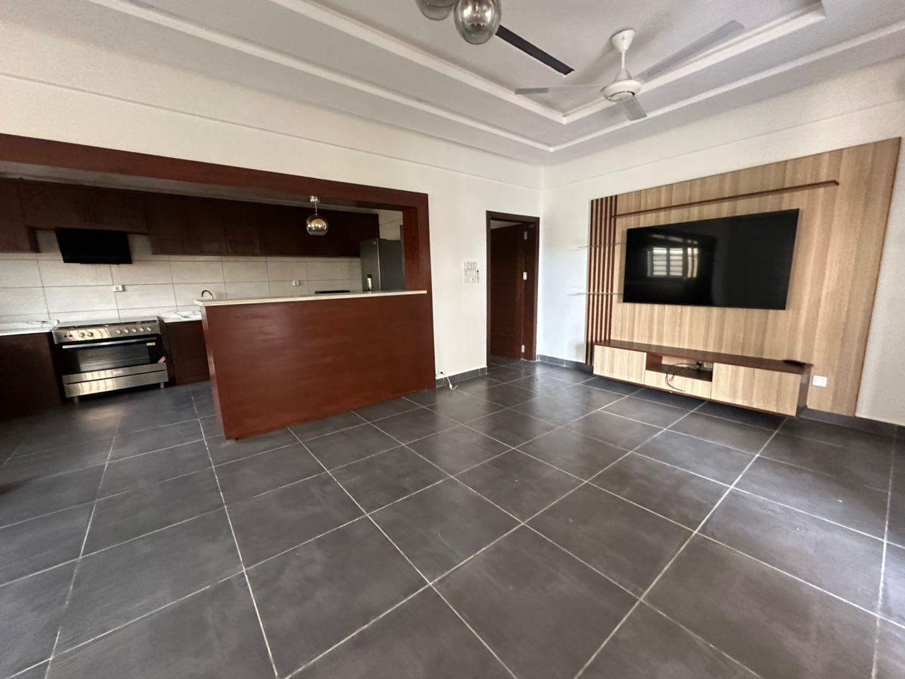 Entrée Personnelle à louer à Cotonou Fidjrossè Plage (19)