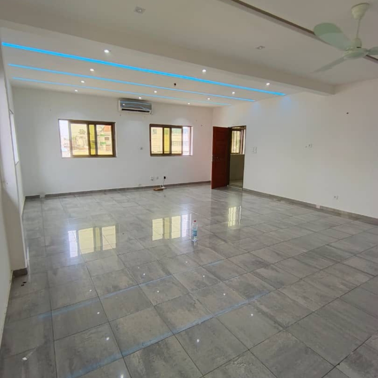 Entrée personnelle à louer à Cotonou Haie-Vive