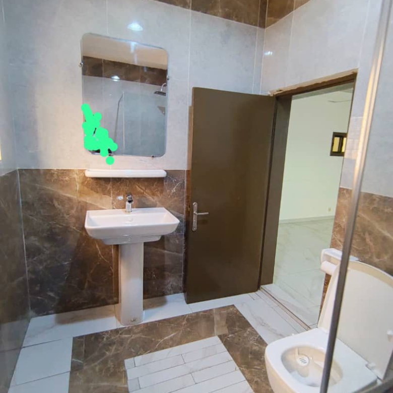 Entrée personnelle à louer à Cotonou Haie-Vive