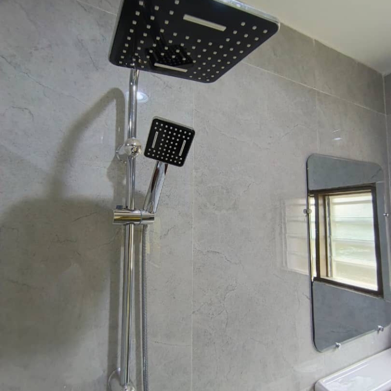 Entrée personnelle à louer à Cotonou Haie-Vive