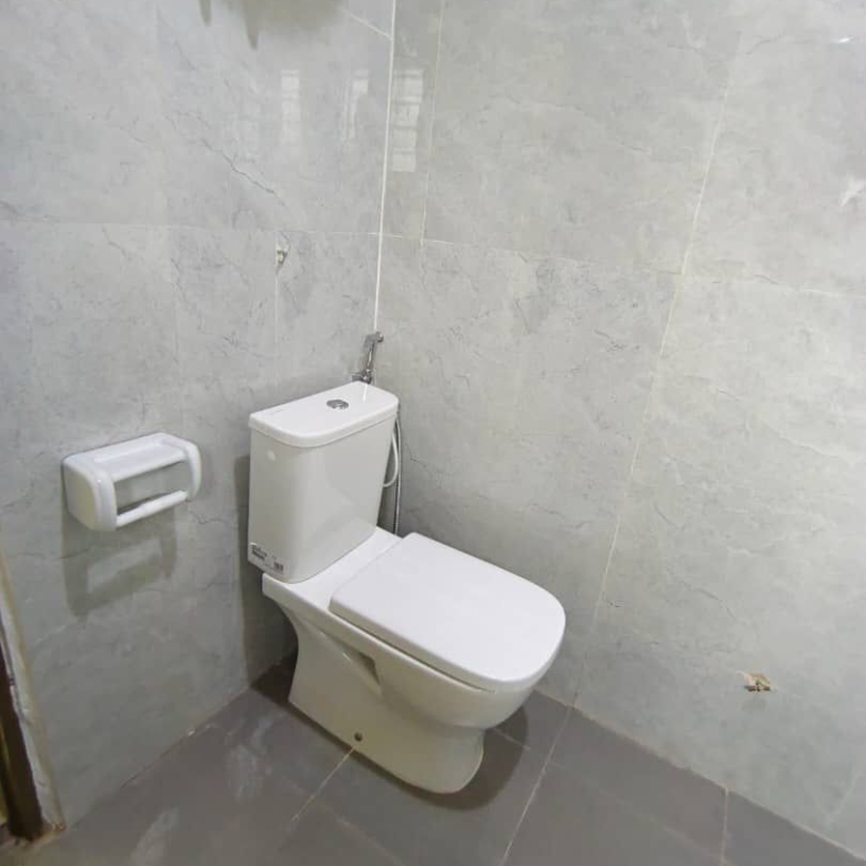 Entrée personnelle à louer à Cotonou Haie-Vive