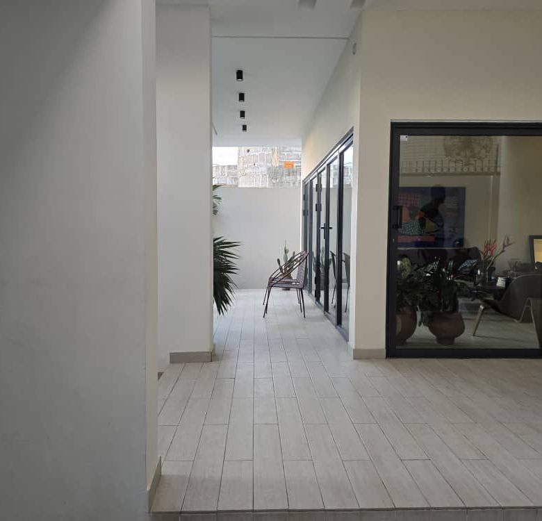 Magnifique Villa Triplex moderne à vendre à Cotonou Fidjrossè