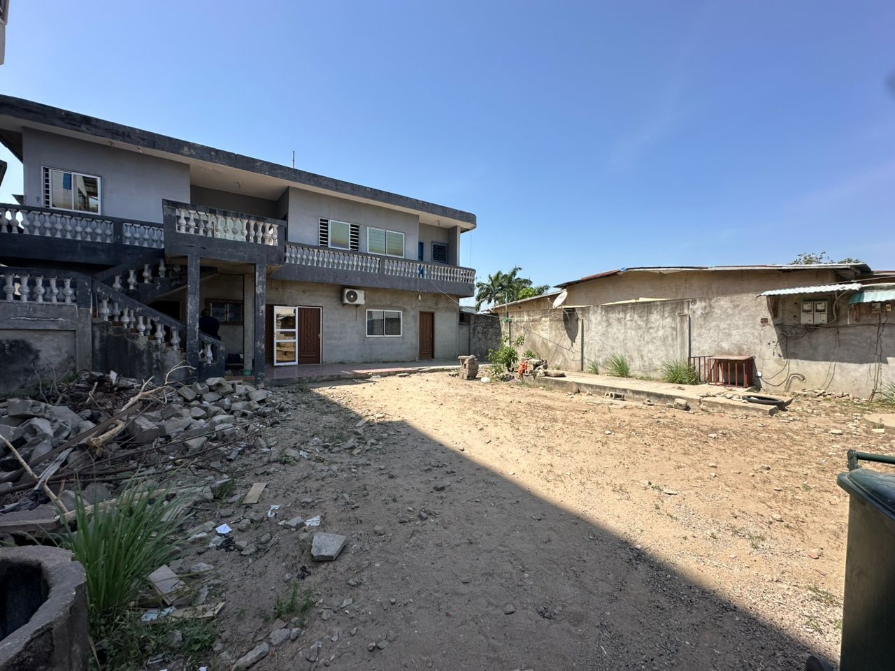 Parcelle bâtie à vendre à Cotonou Gbèdjromindé (2)