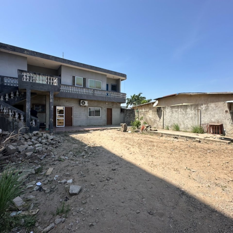 Parcelle bâtie à vendre à Cotonou Gbèdjromindé (2)