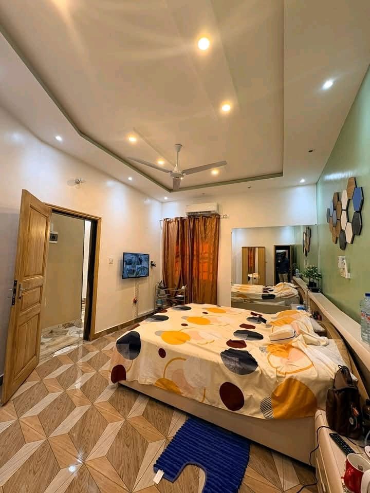 Villa R+1 à vendre avec Piscine à Abomey-Calavi Satellite