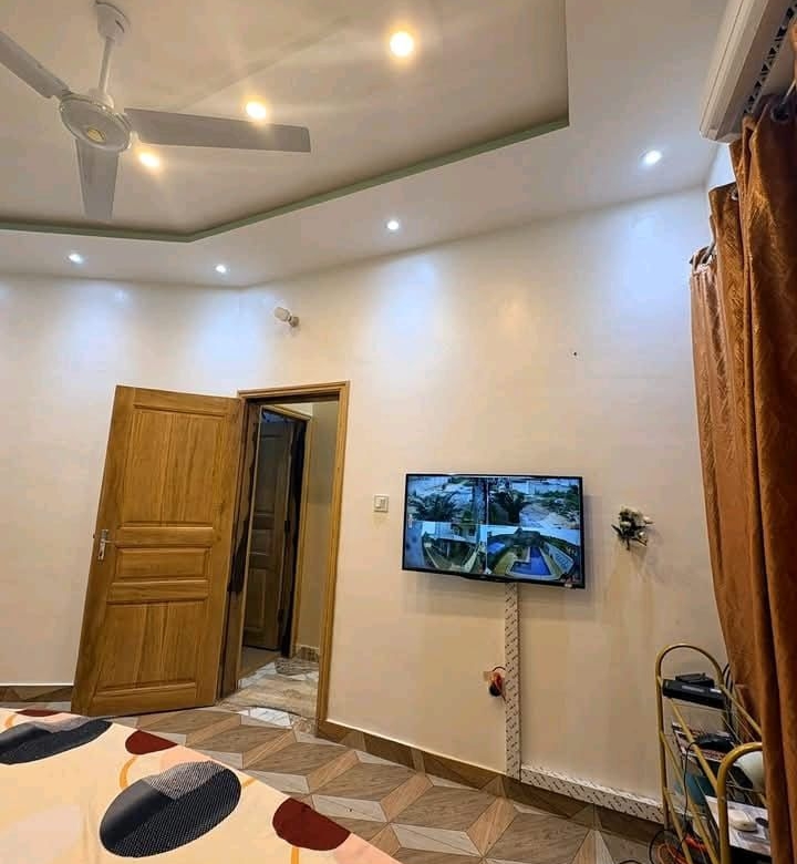 Villa R+1 à vendre avec Piscine à Abomey-Calavi Satellite