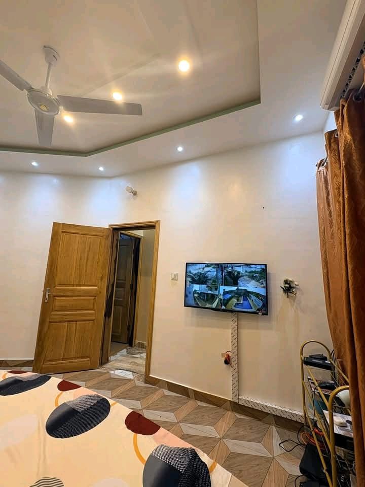 Villa R+1 à vendre avec Piscine à Abomey-Calavi Satellite