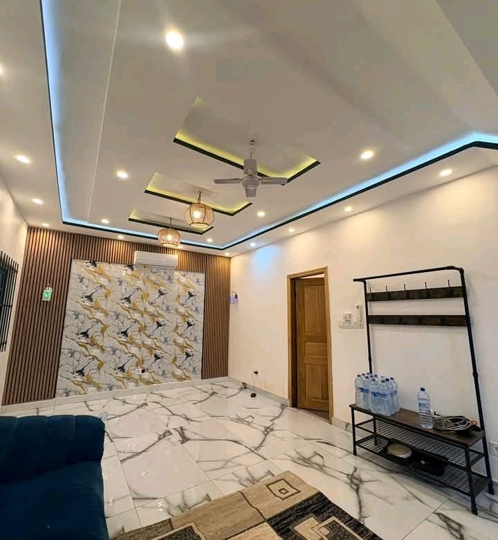 Villa R+1 à vendre avec Piscine à Abomey-Calavi Satellite