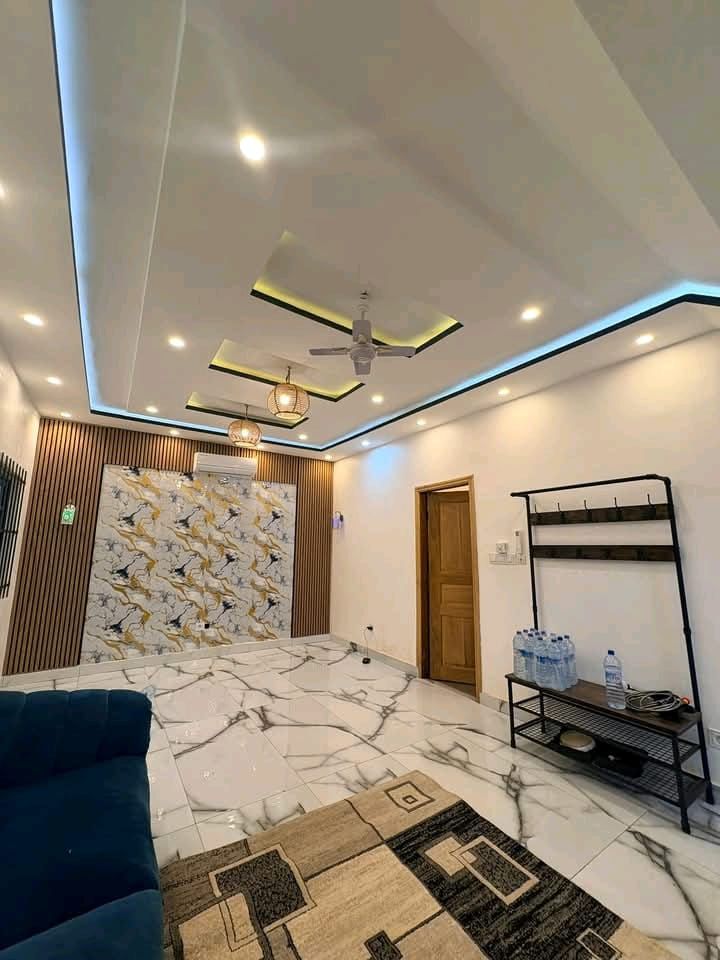 Villa R+1 à vendre avec Piscine à Abomey-Calavi Satellite