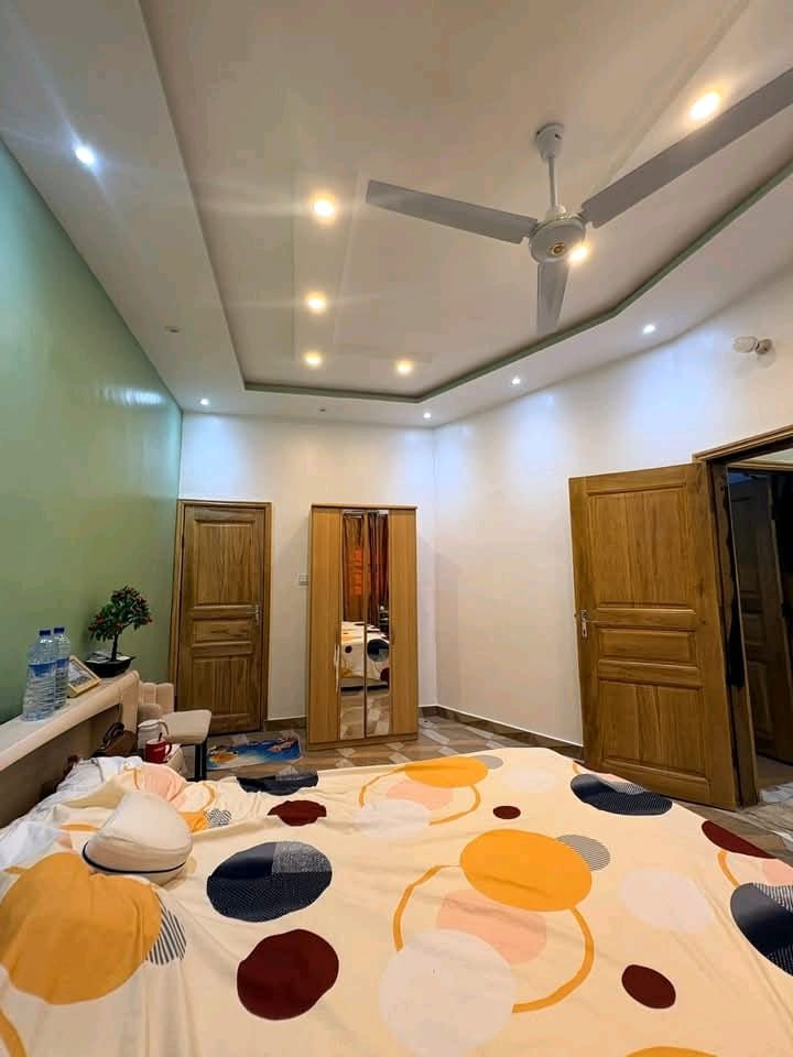 Villa R+1 à vendre avec Piscine à Abomey-Calavi Satellite