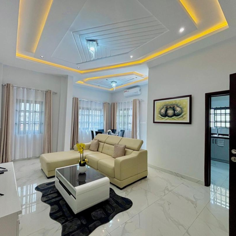 Villa meublée à louer à Cotonou Fidjrossè (55)