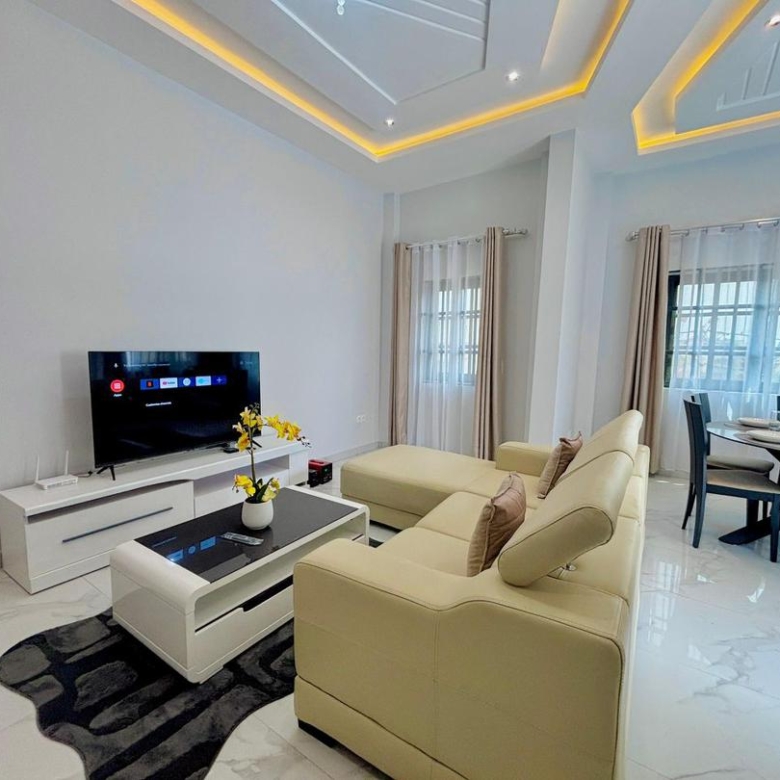 Villa meublée à louer à Cotonou Fidjrossè (55)