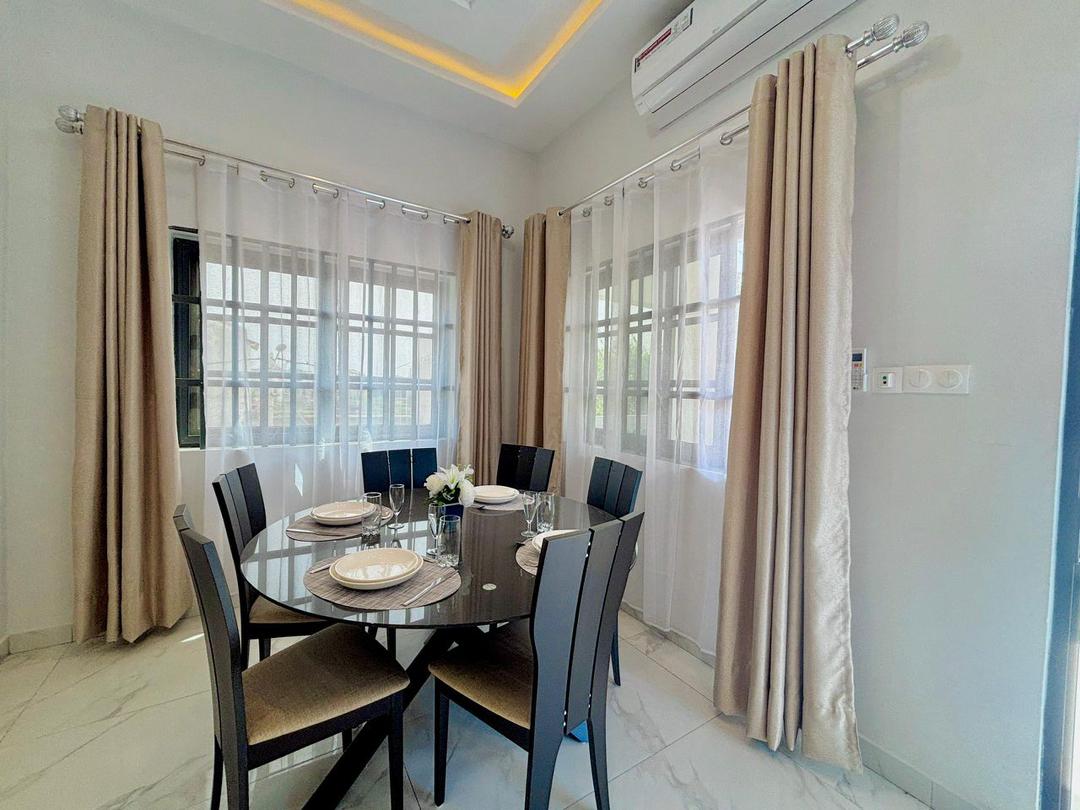 Villa meublée à louer à Cotonou Fidjrossè (55)