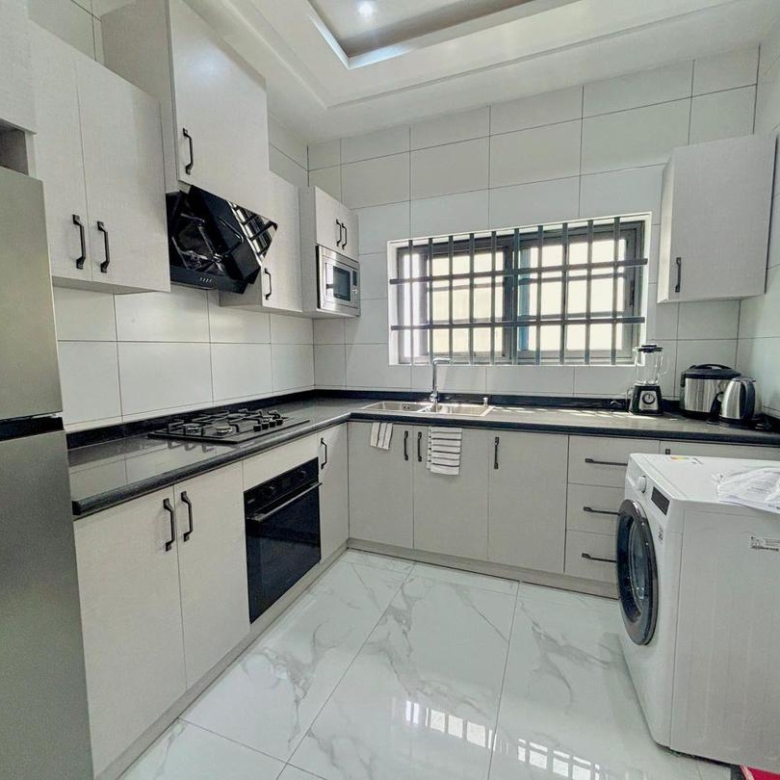 Villa meublée à louer à Cotonou Fidjrossè (55)