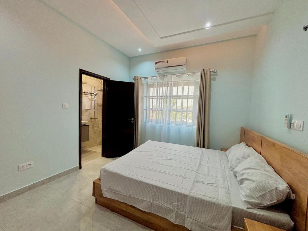Villa meublée à louer à Cotonou Fidjrossè (55)