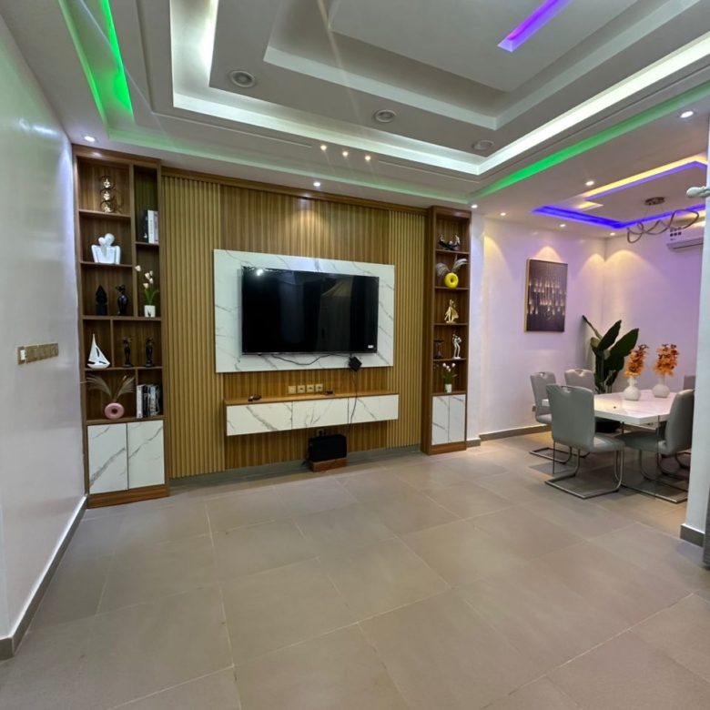 Entrée personnelle meublée à louer à Cotonou Fidjrossè Plage (8)