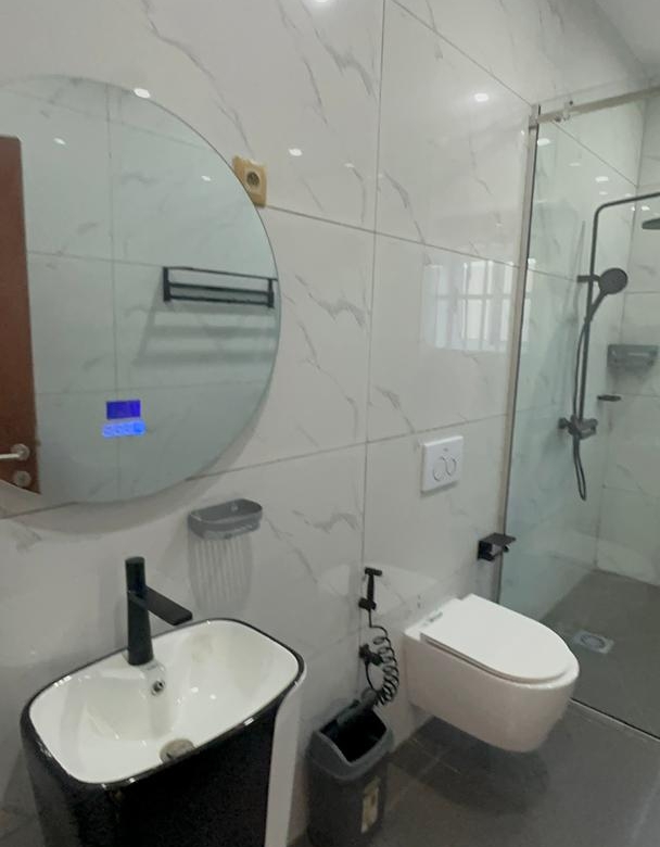 Entrée personnelle meublée à louer à Cotonou Fidjrossè Plage (8)