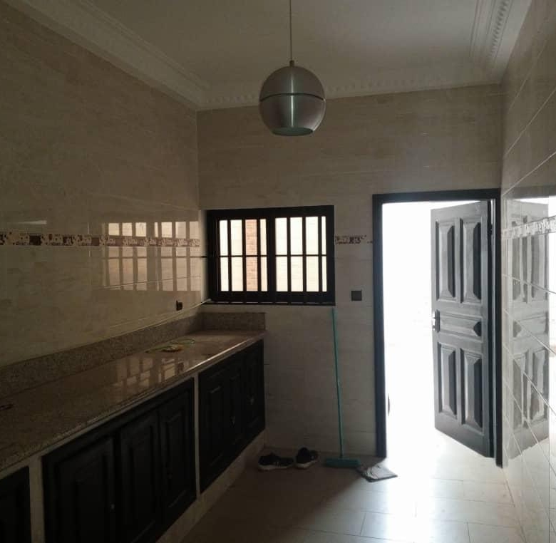 Entrée personnelle moderne à Cotonou Fidjrossè