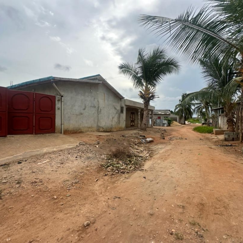 Maison inachevée à vendre à Abomey-Calavi Womey Sodo (2)